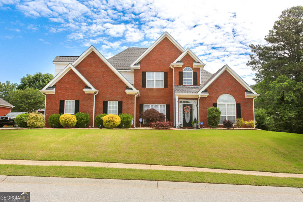 Property Photo: 208 Summer Chase GA 30116