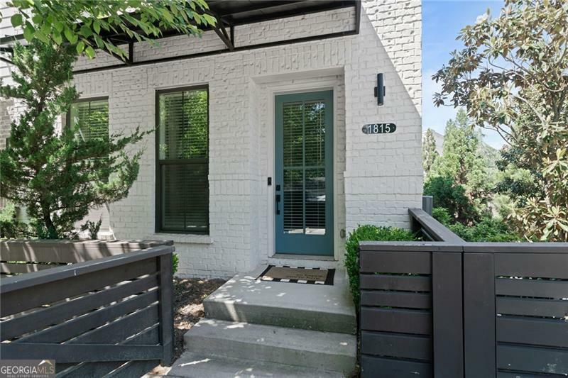 Property Photo: 1815 La Dawn Lane NW GA 30318