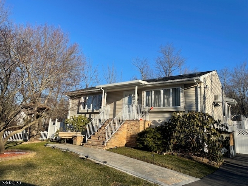 Property Photo: 5 Wagonwheel Rd NJ 07422