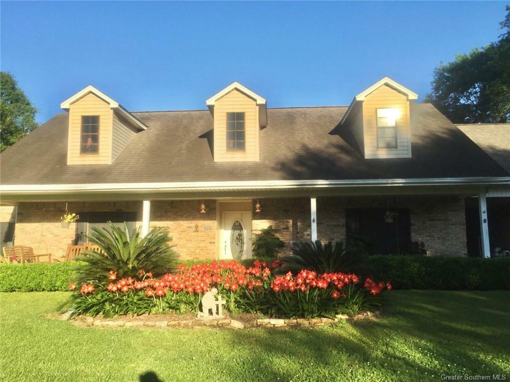 Property Photo: 2221 Oak Grove Drive LA 70668