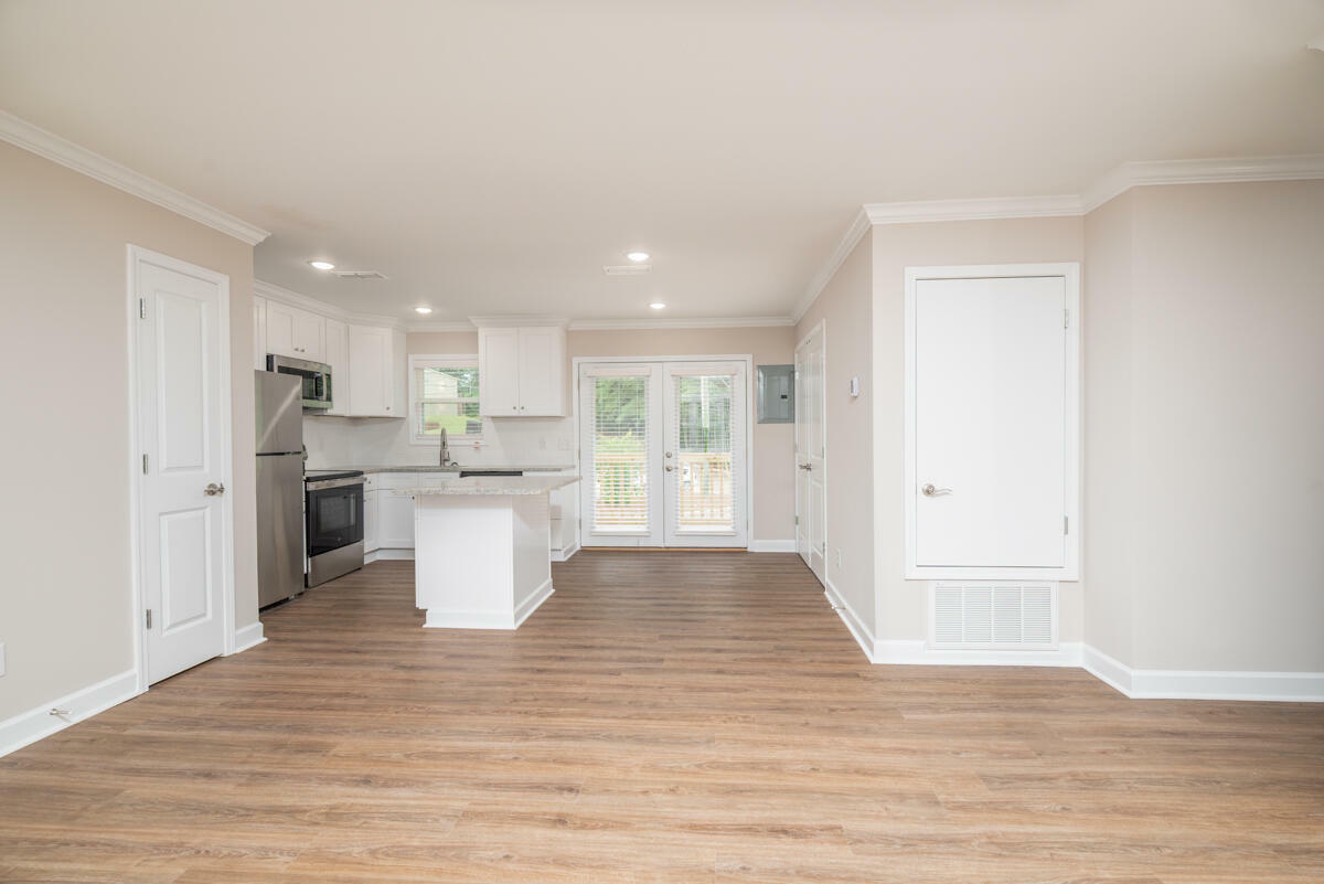 Property Photo: 1120 E Lee Boulevard #Y-200 MS 39759