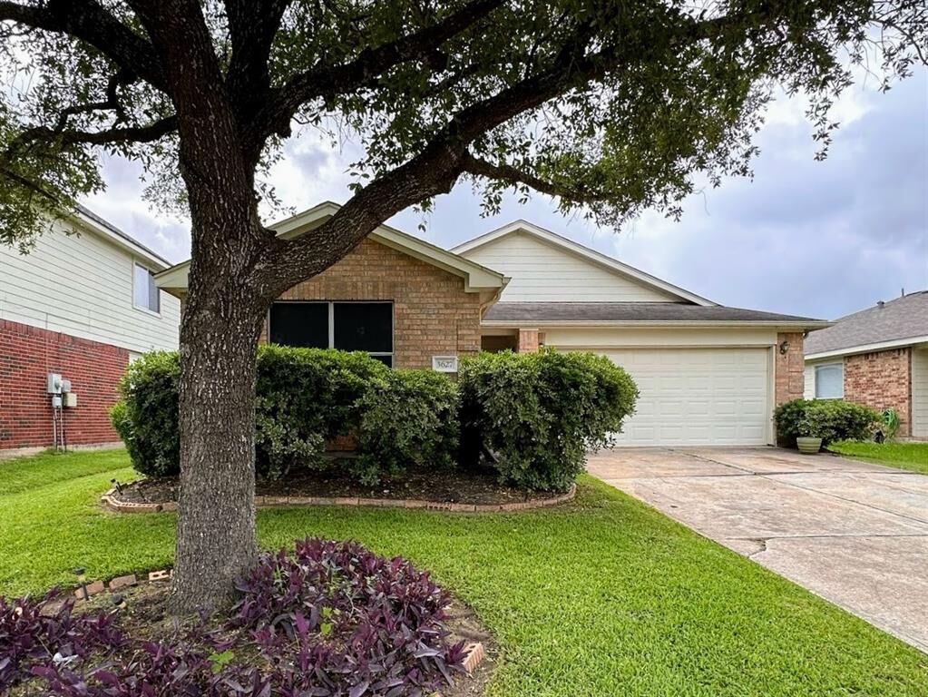Property Photo: 3627 Liberty Square Trail TX 77545