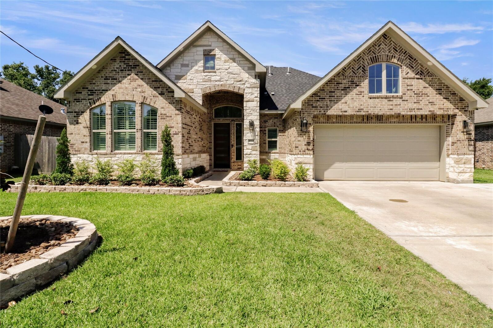 Property Photo:  1020 Oak Street  TX 77486 