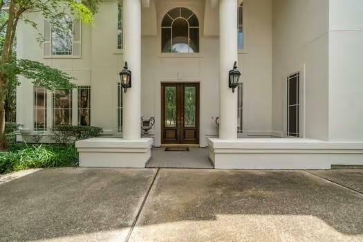 2 Argonne Place  The Woodlands TX 77382 photo