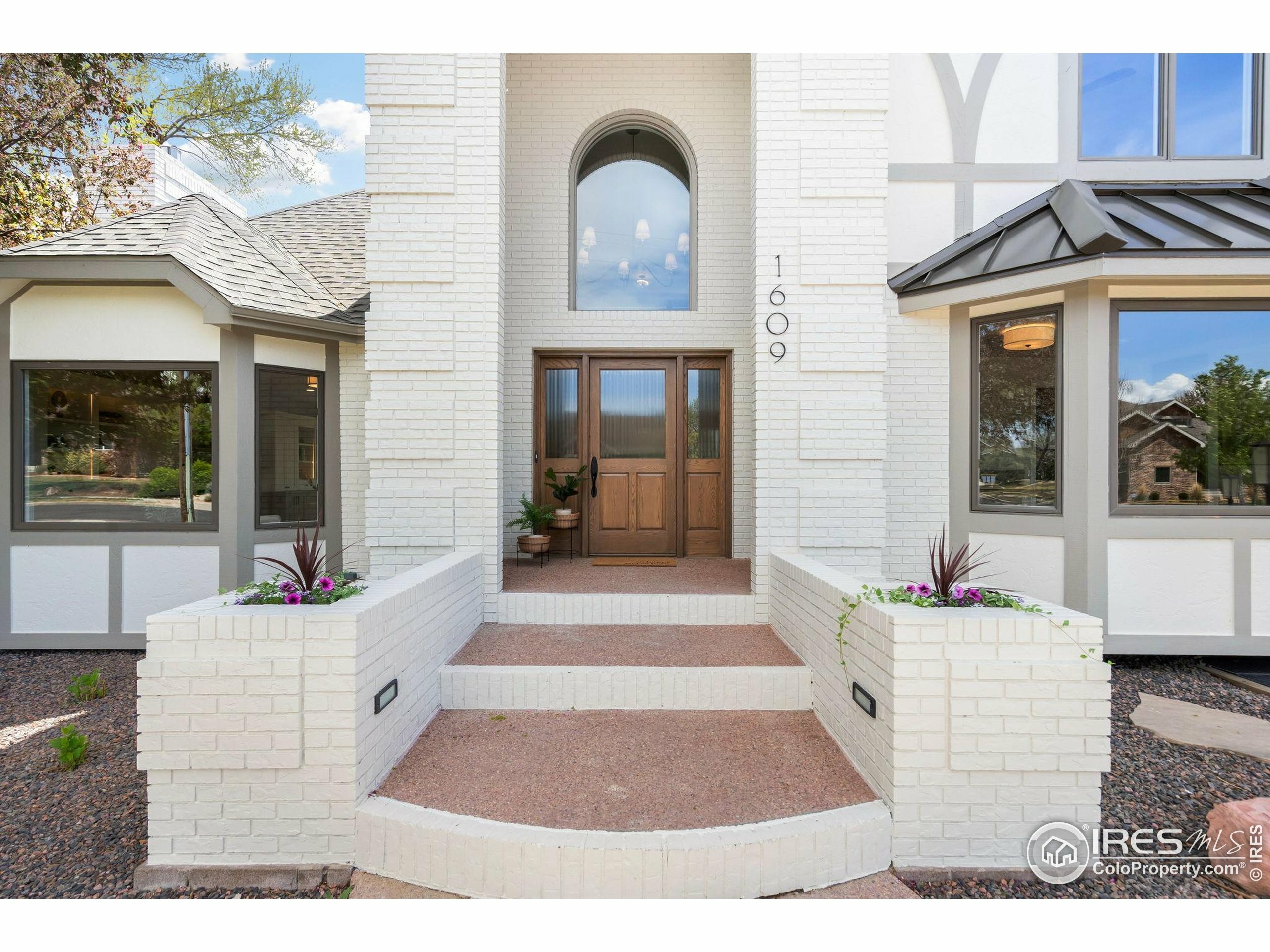 Property Photo: 1609 Richards Lake Rd CO 80524