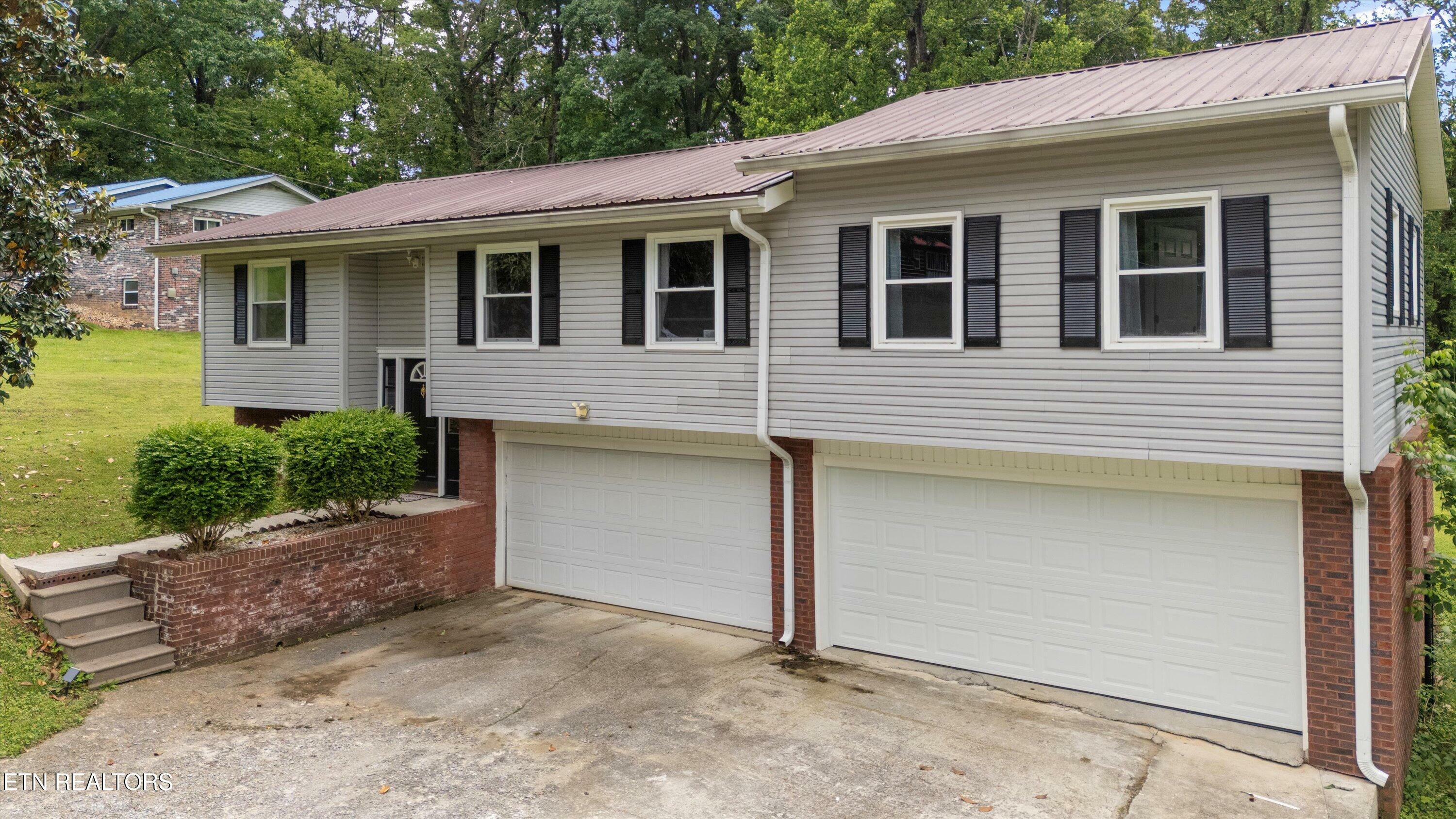 Property Photo: 216 Cox Rd TN 37774