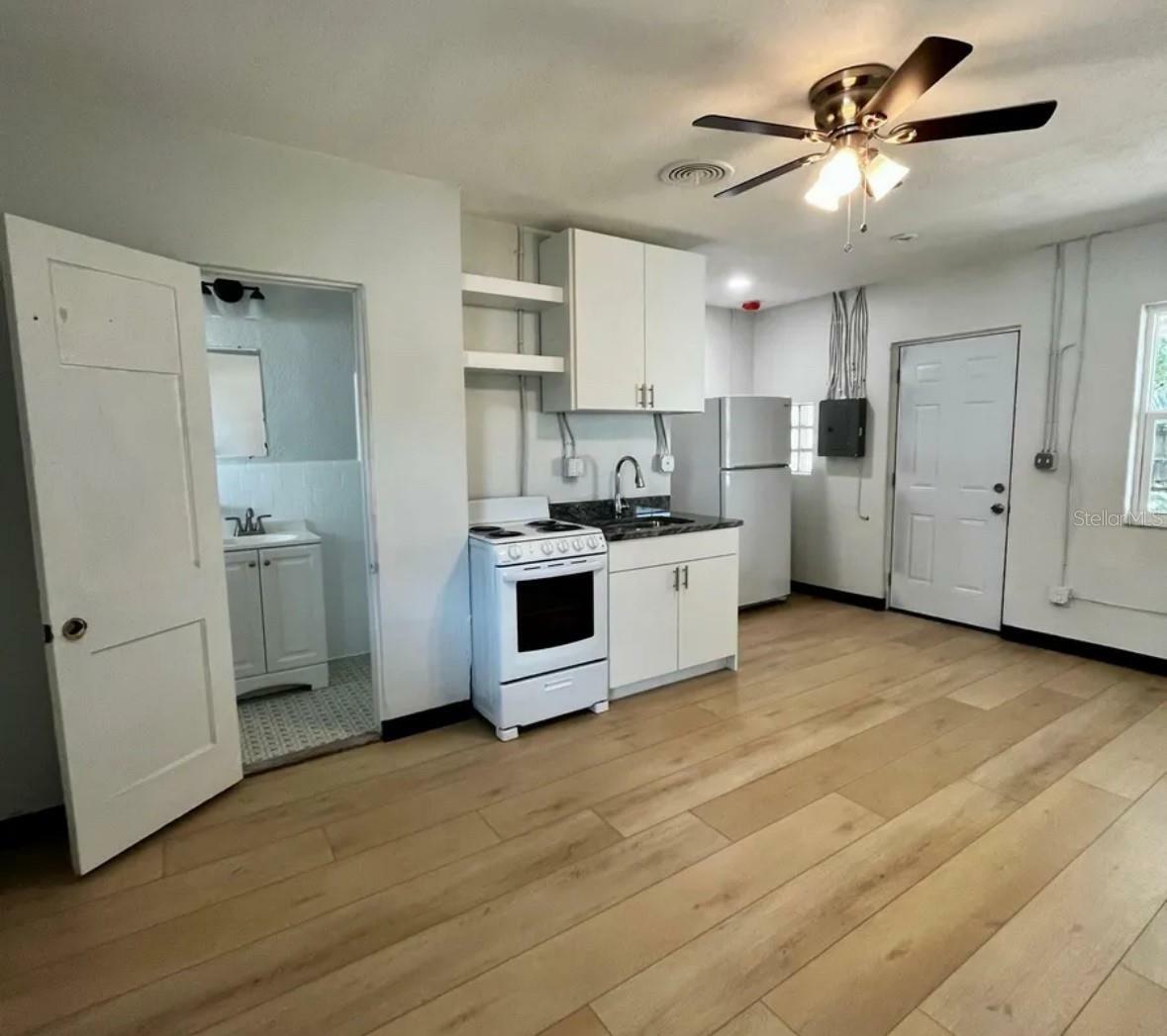 Property Photo: 707 Rosery Road NW 3 FL 33770
