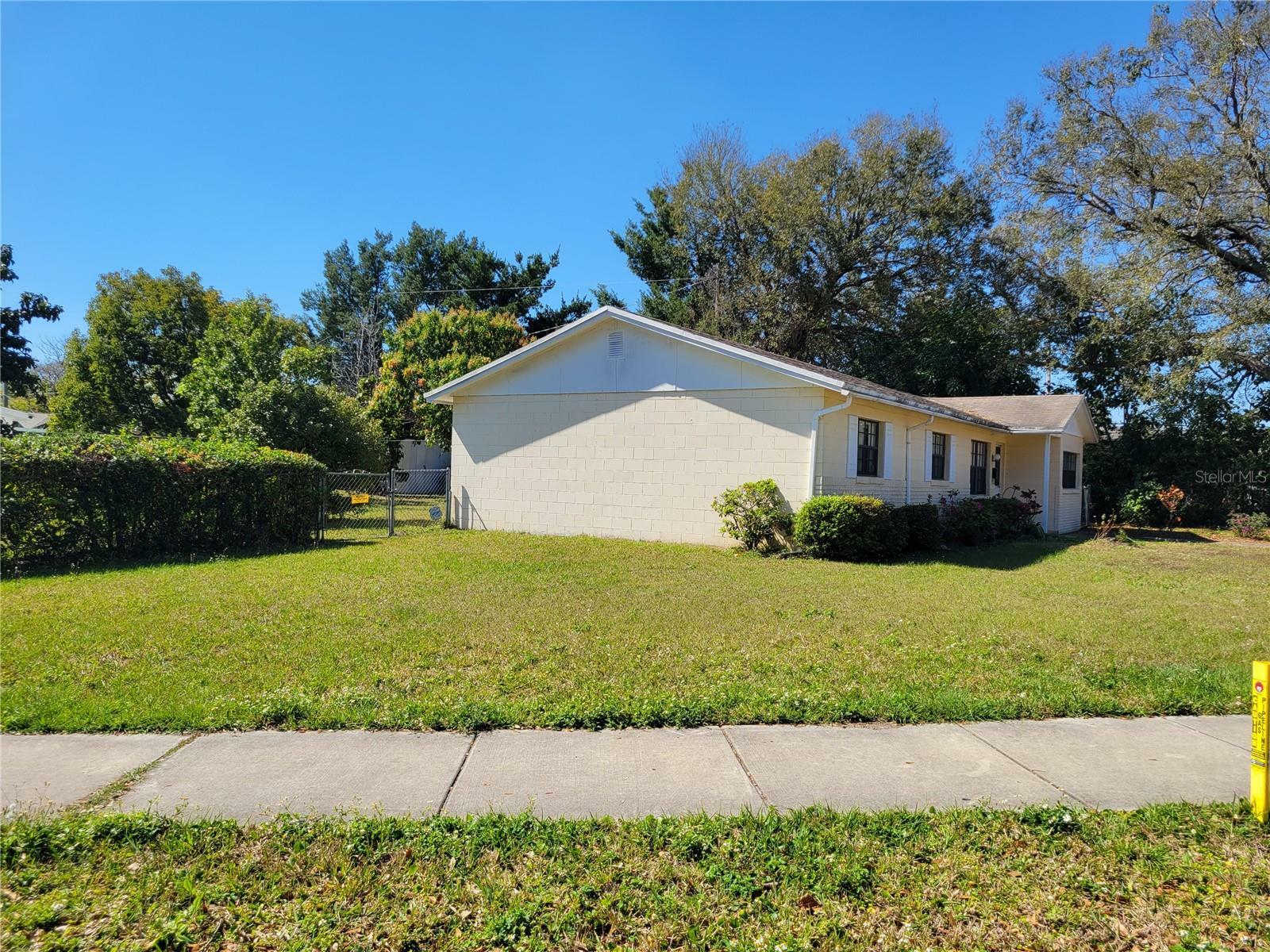 Property Photo: 5702 Breskin Drive FL 32839