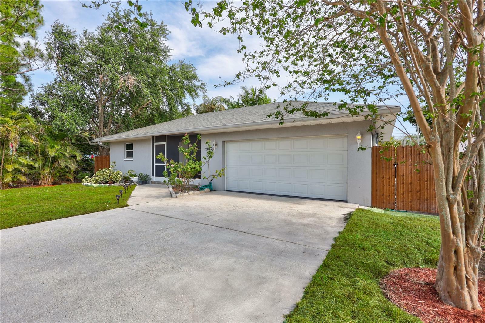 Property Photo: 2620 49th Avenue N FL 33714