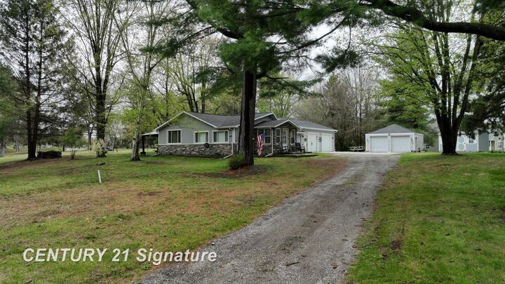 420 W Spruce Road  Saint Charles MI 48655 photo