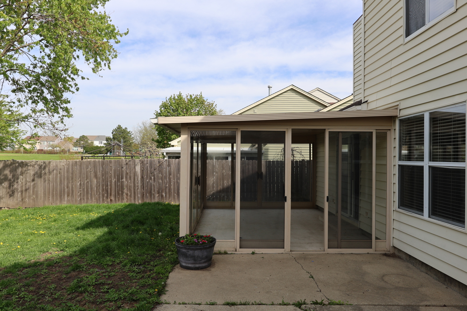 Property Photo: 120 N Southport Road IL 60060