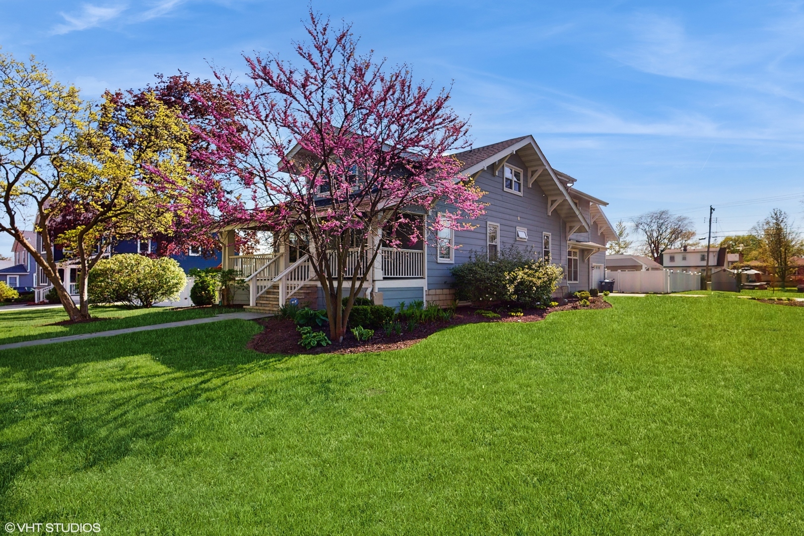 Property Photo: 416 N Yale Avenue IL 60181