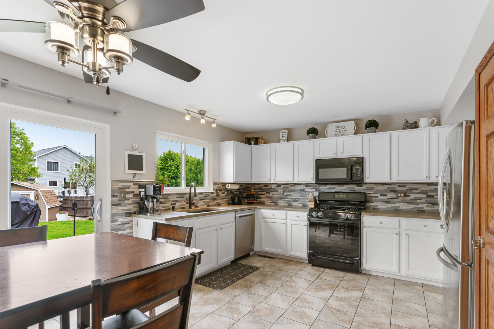 Property Photo: 4305 Anthony Lane IL 60586