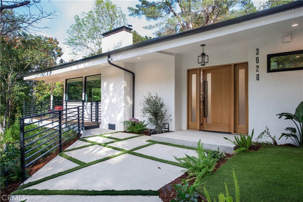 Property Photo: 3920 Weslin Avenue CA 91423