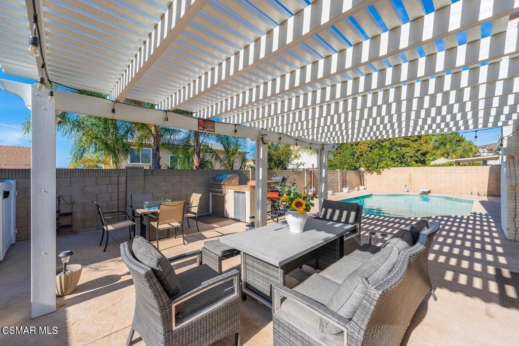 2705 N Broadmoor Avenue  Simi Valley CA 93065 photo
