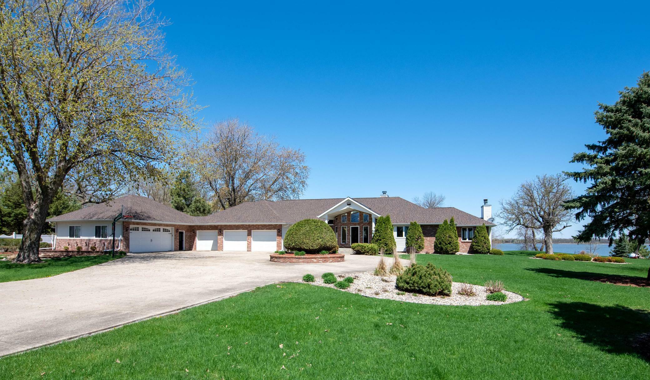 Property Photo: 52084 190th Lane MN 56055