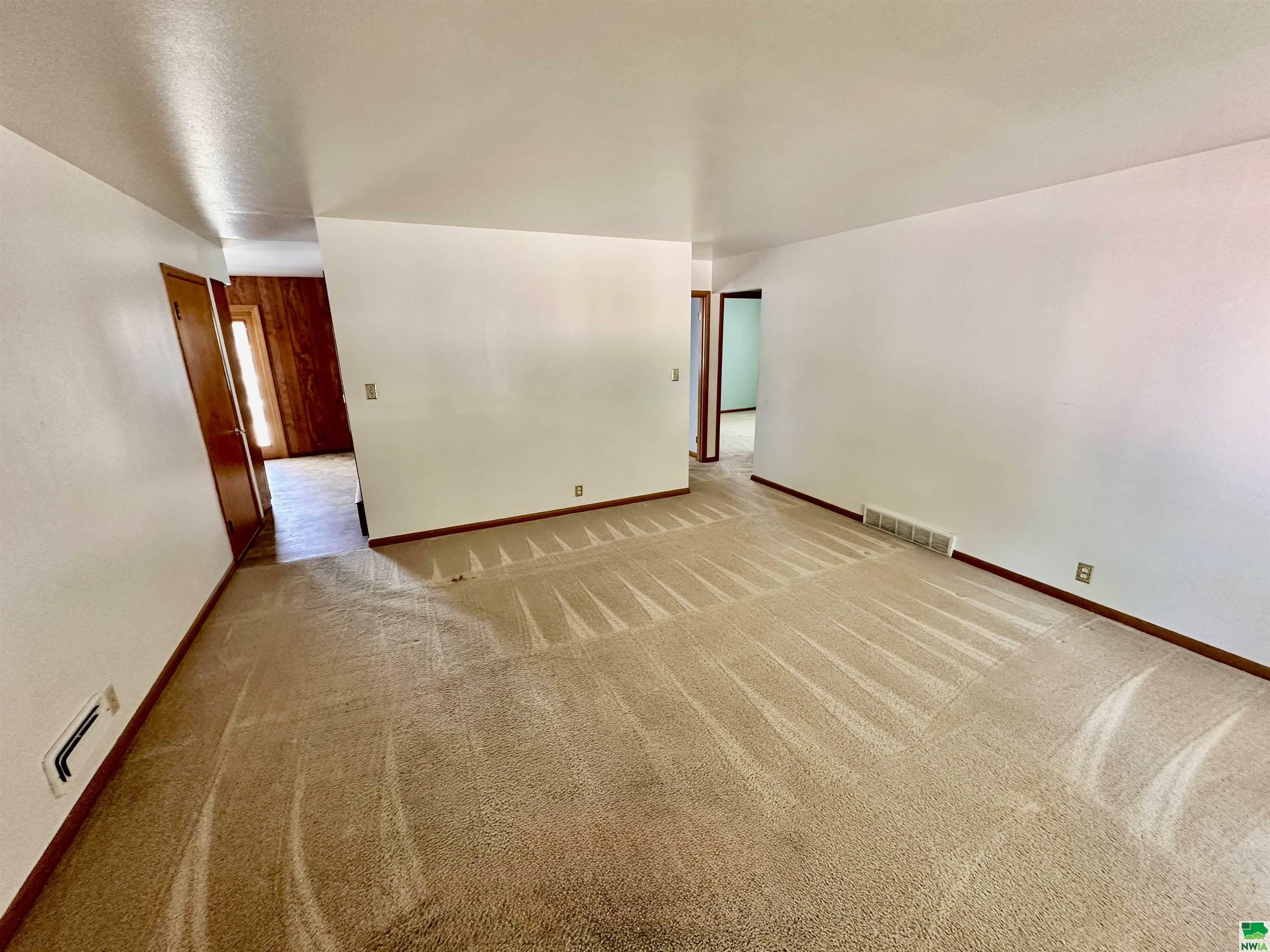 Property Photo: 2820 S Glass IA 51106