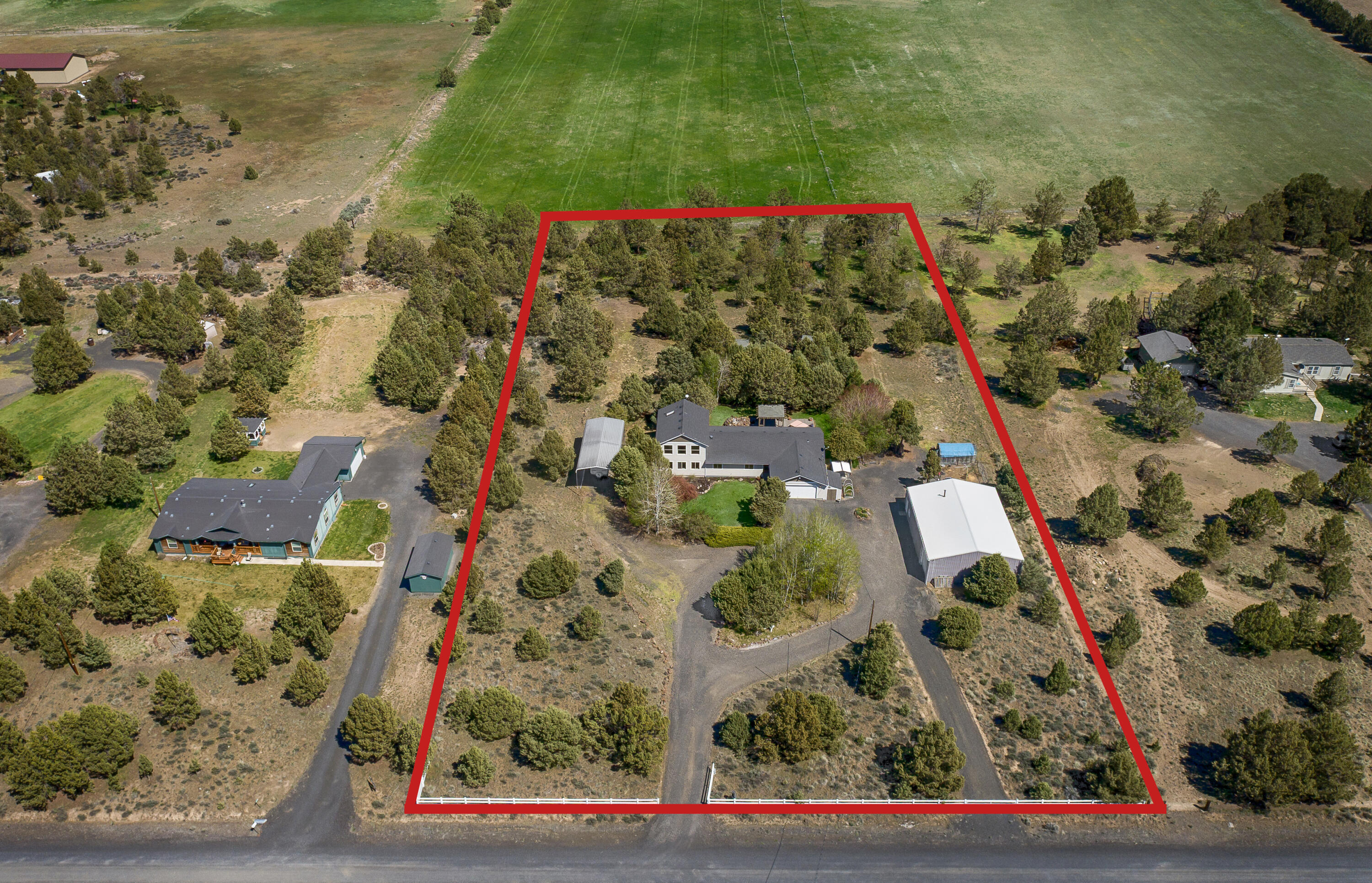 Property Photo: 13378 SE Southwood Drive OR 97754