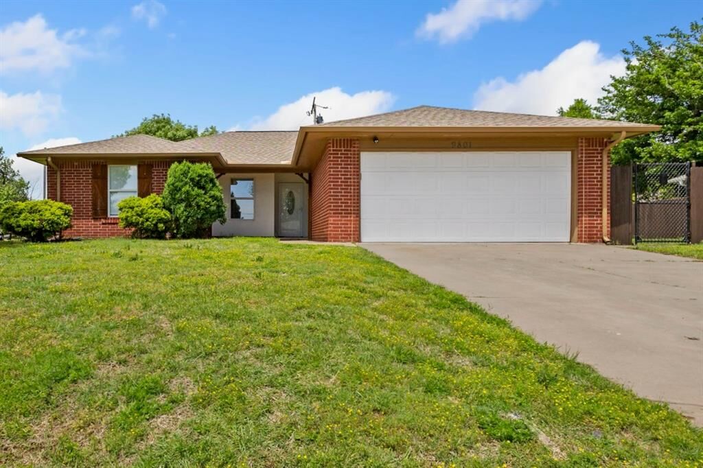 Property Photo:  9801 Ashley Place  OK 73120 