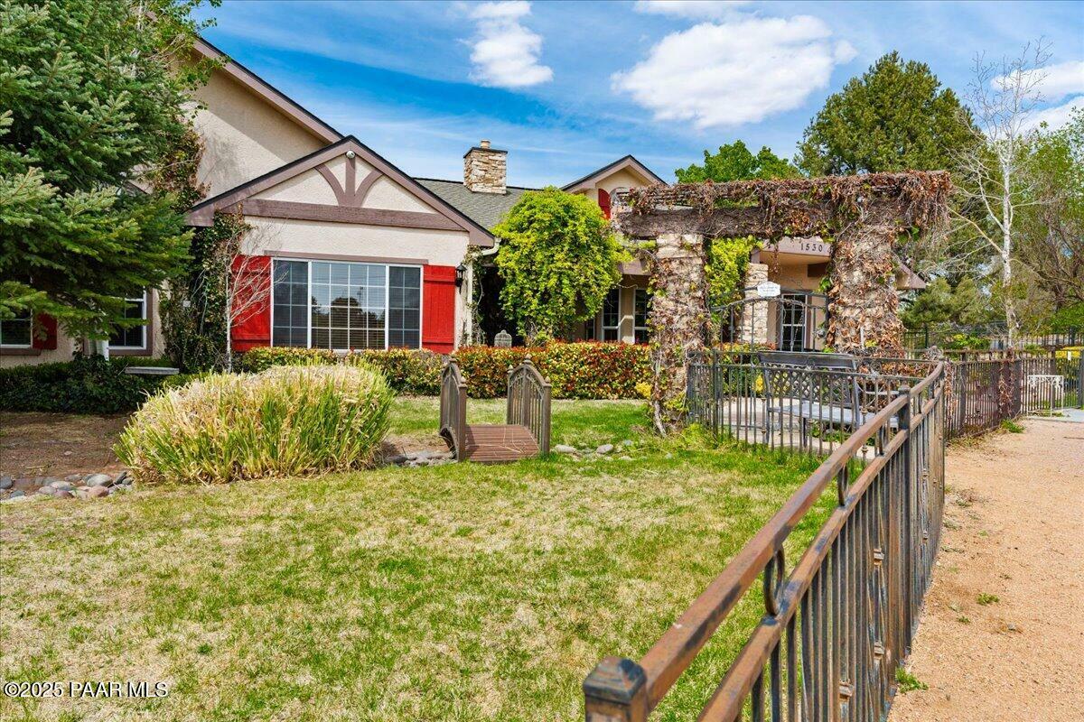 Property Photo: 1530 W Ridge Drive AZ 86305