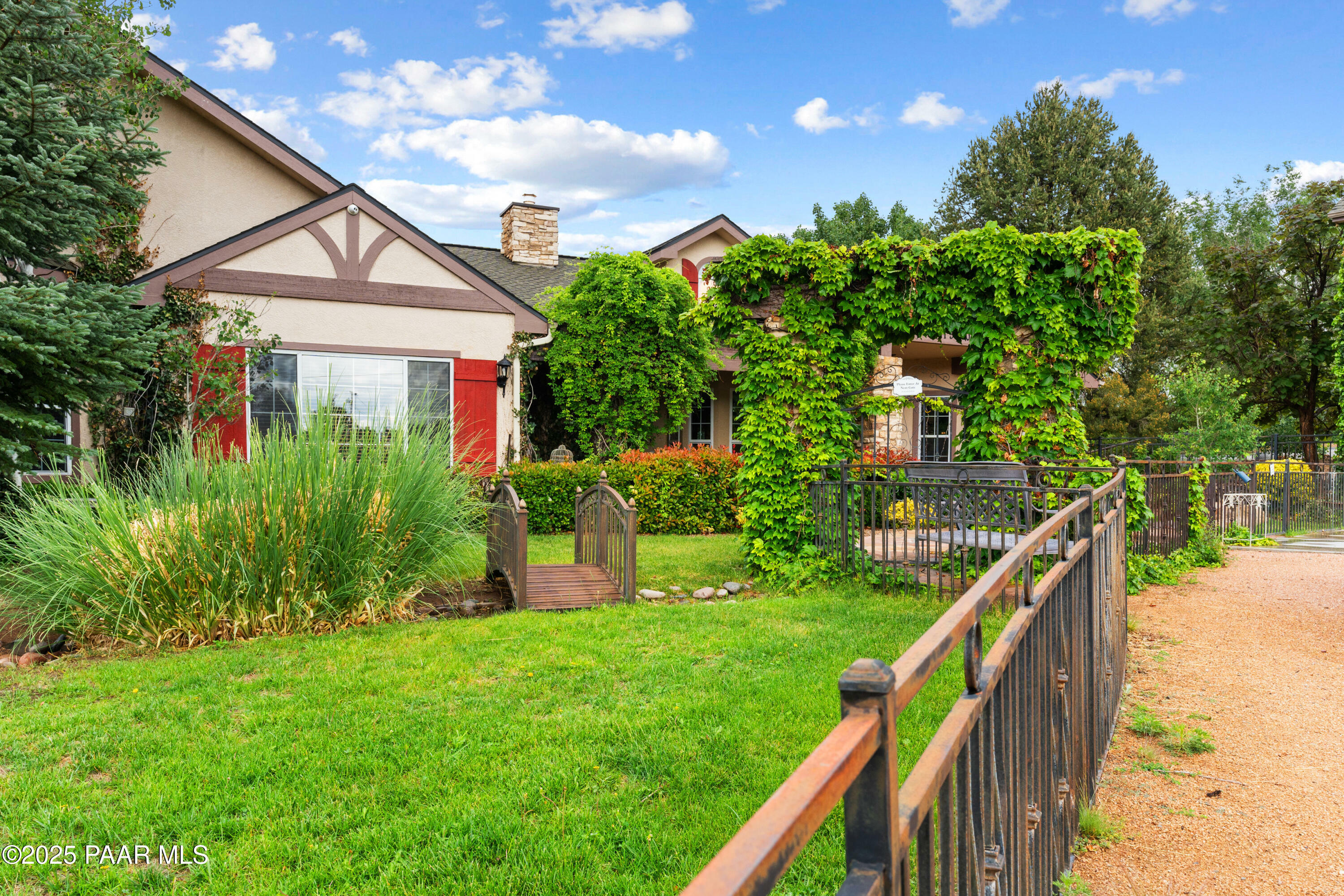 Property Photo: 1530 W Ridge Drive AZ 86305