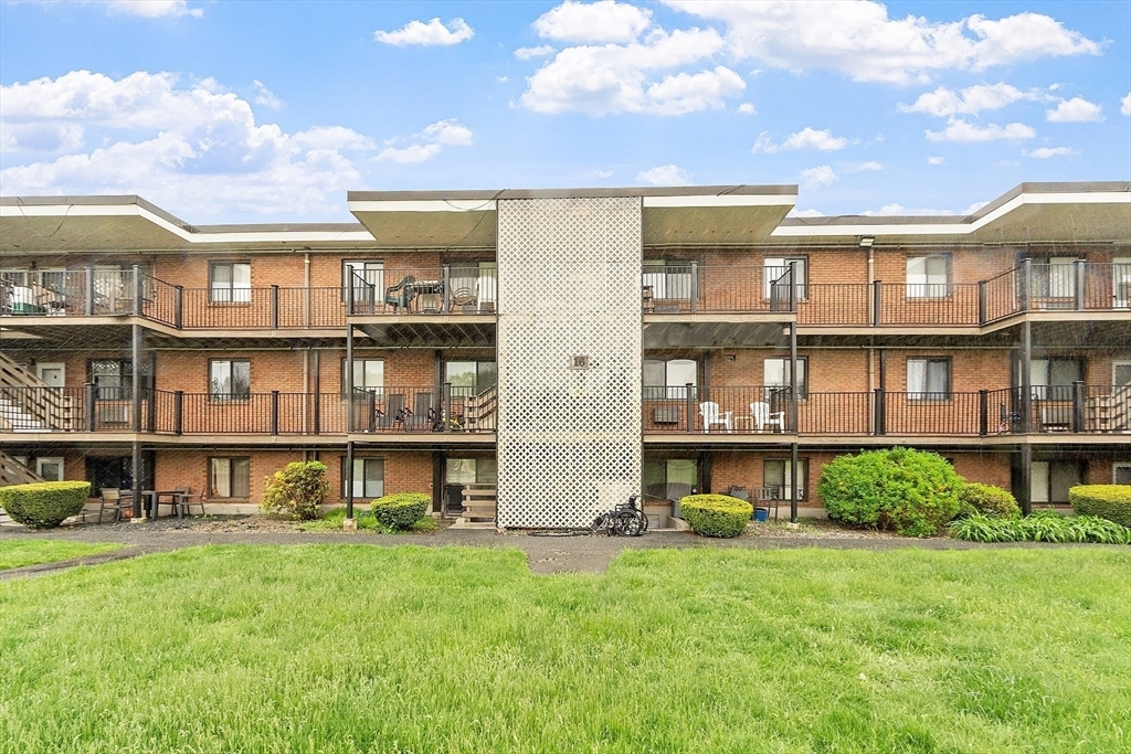 Property Photo: 16 Arizona Ter 6 MA 02474