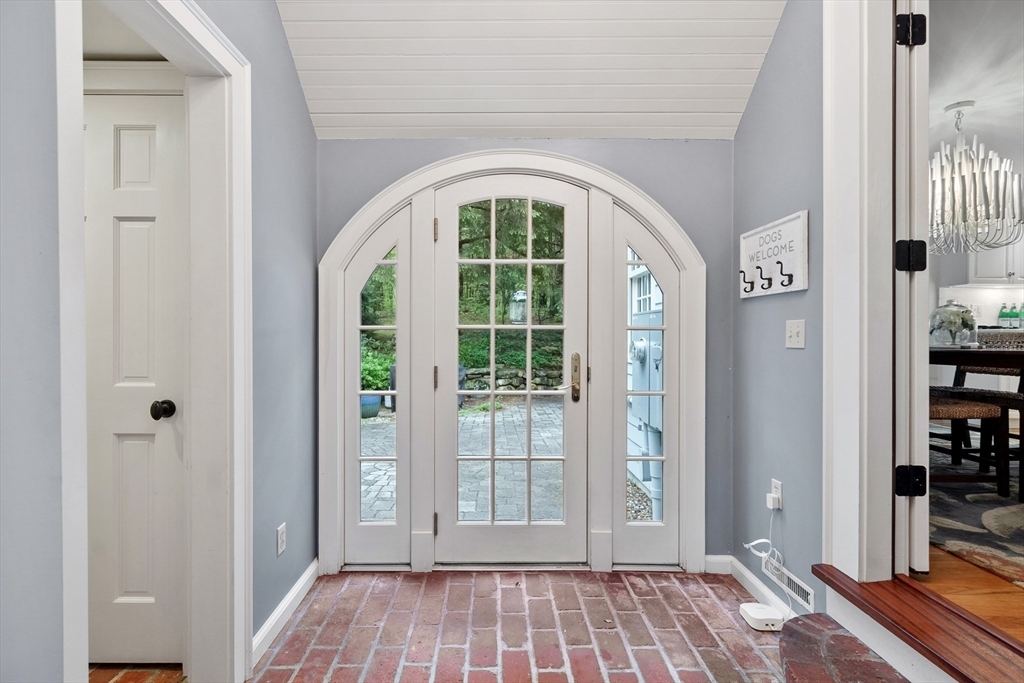 Property Photo: 5 Grasshopper Ln MA 01773
