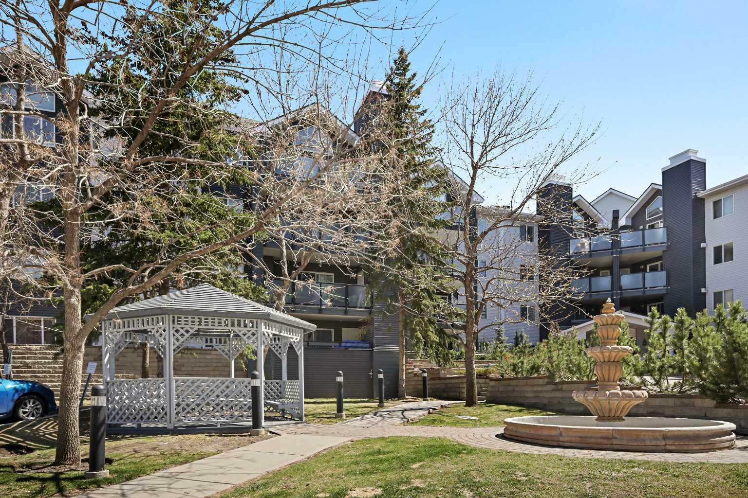 Property Photo: 10 Sierra Morena Mews SW 218 AB T3H 3K7