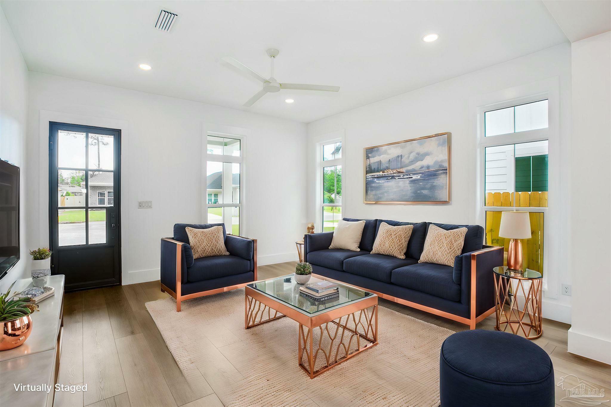 Property Photo: 1322 E Fisher St FL 32503