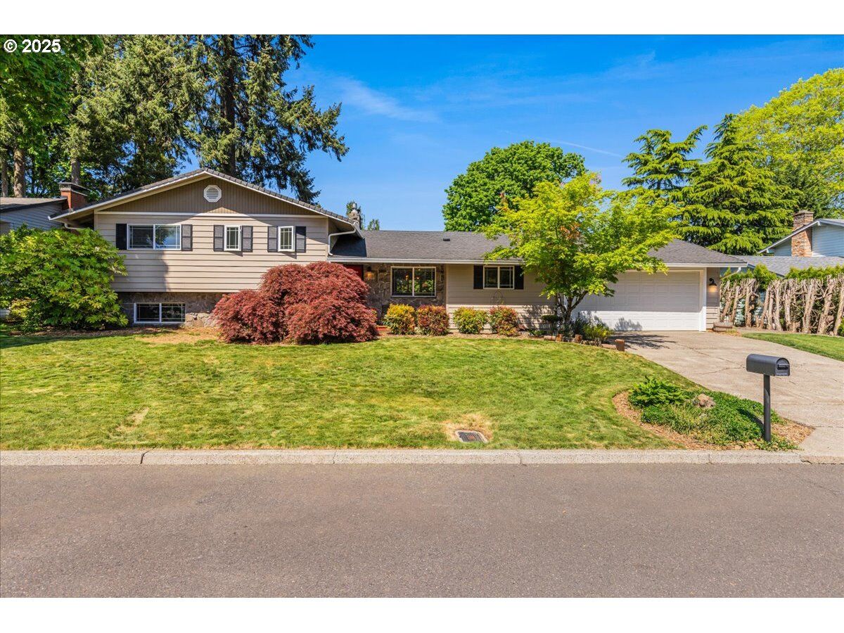 Property Photo:  12010 SE 13th St  WA 98683 