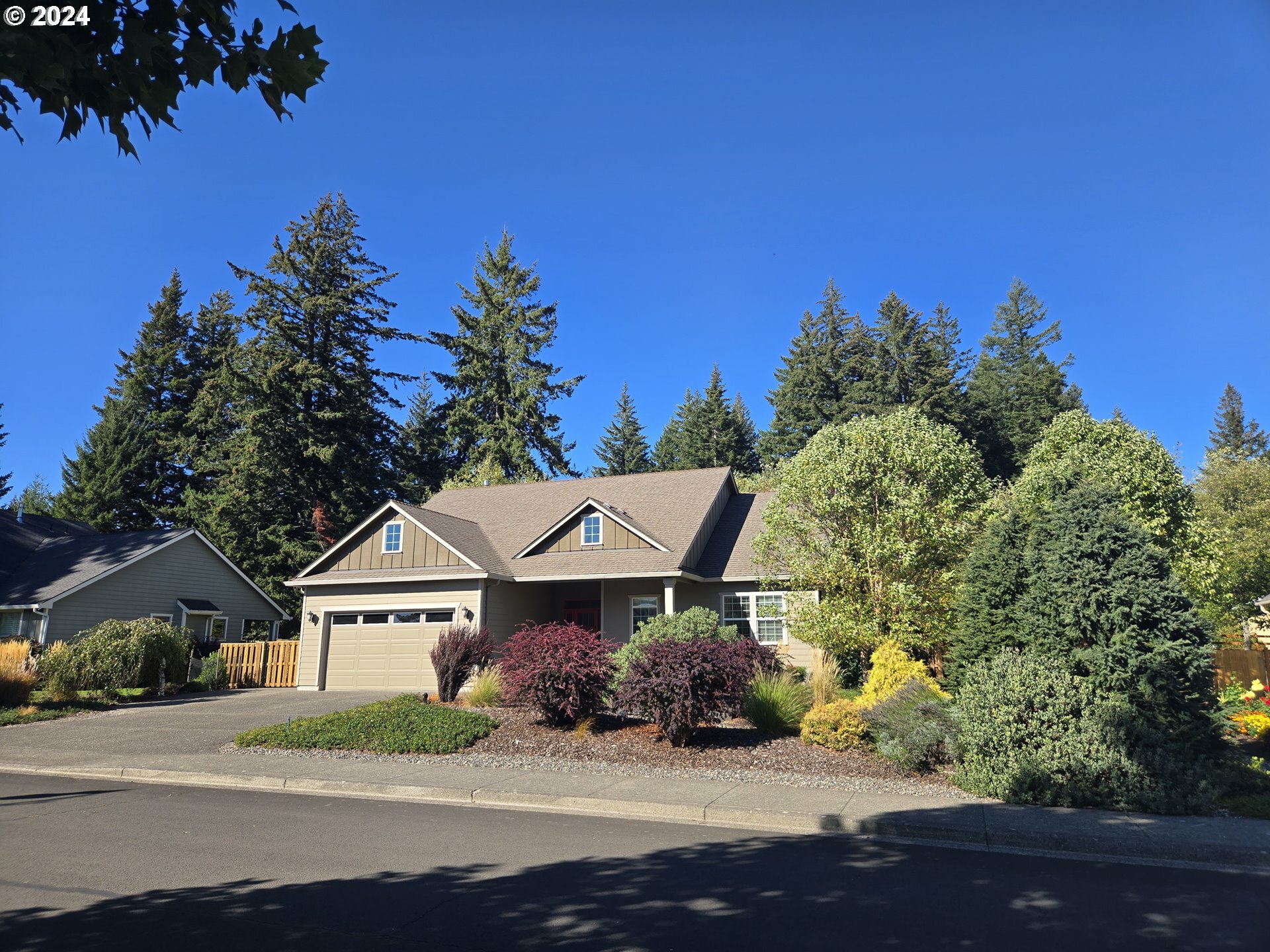 Property Photo: 899 NW Angel Heights Rd WA 98648
