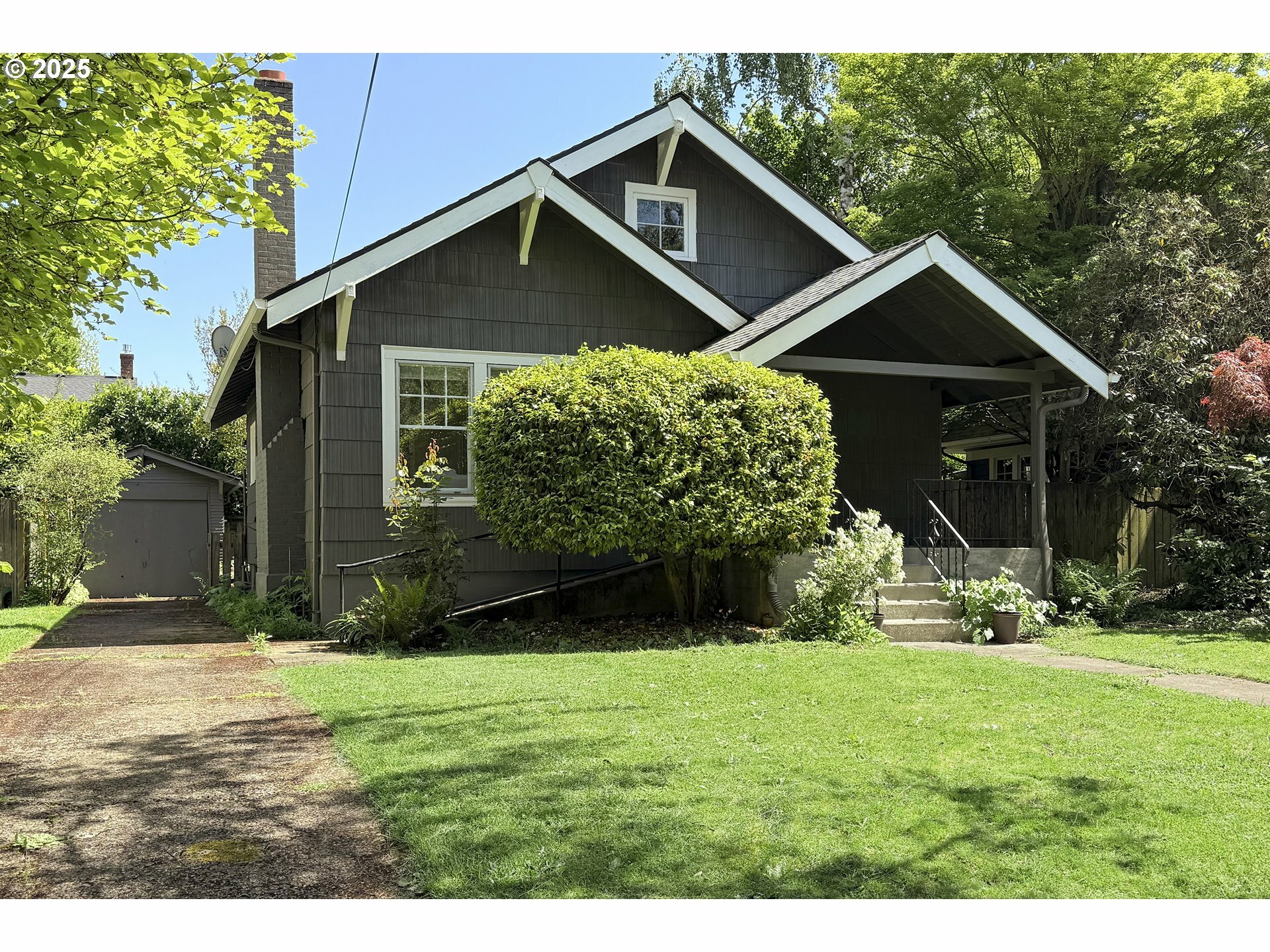 Property Photo: 3334 NE 16th Ave OR 97212