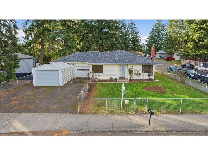 Property Photo:  2309 SE 135th Ave  OR 97233 