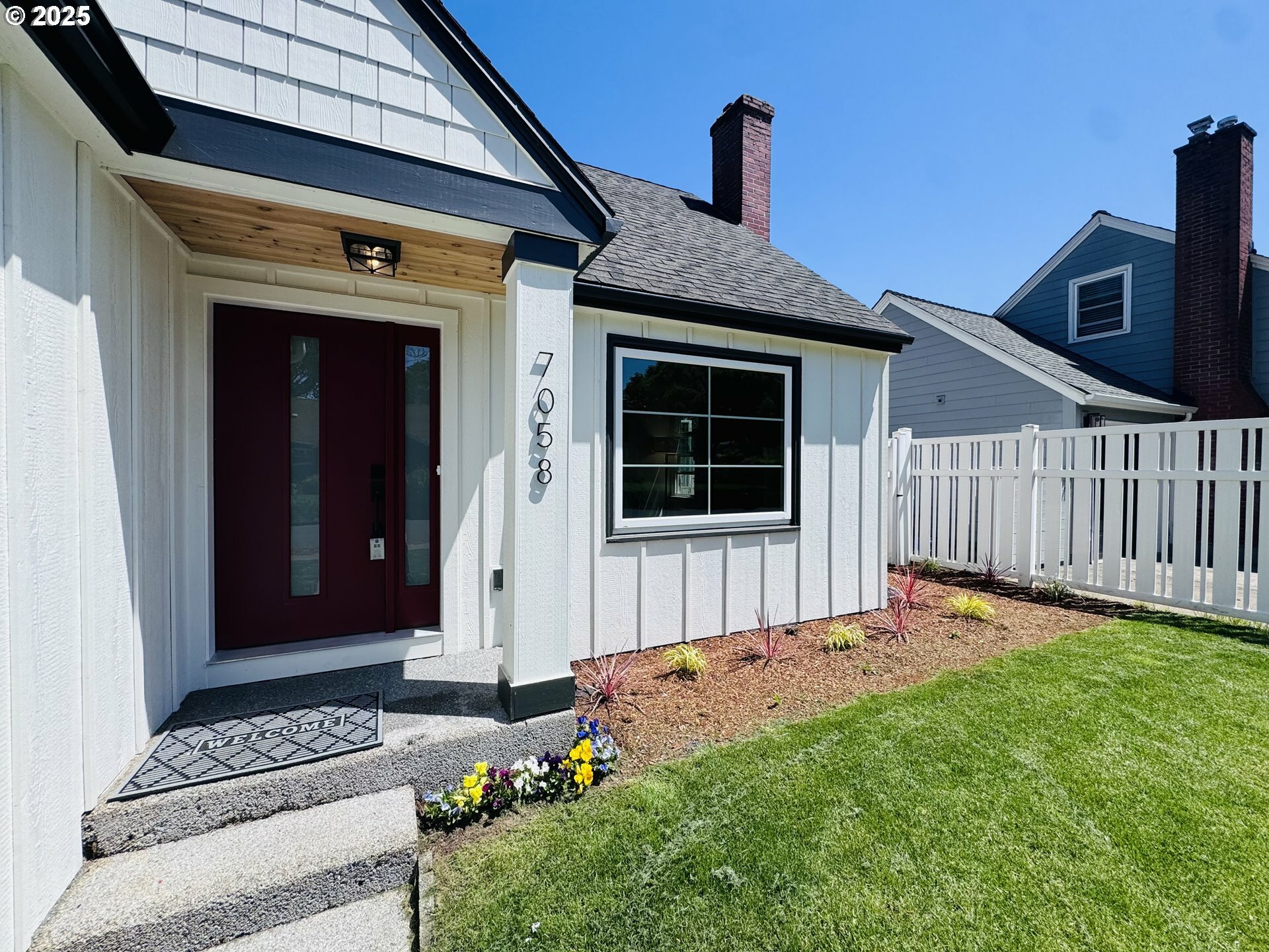 Property Photo: 7058 N Wellesley Ave OR 97203