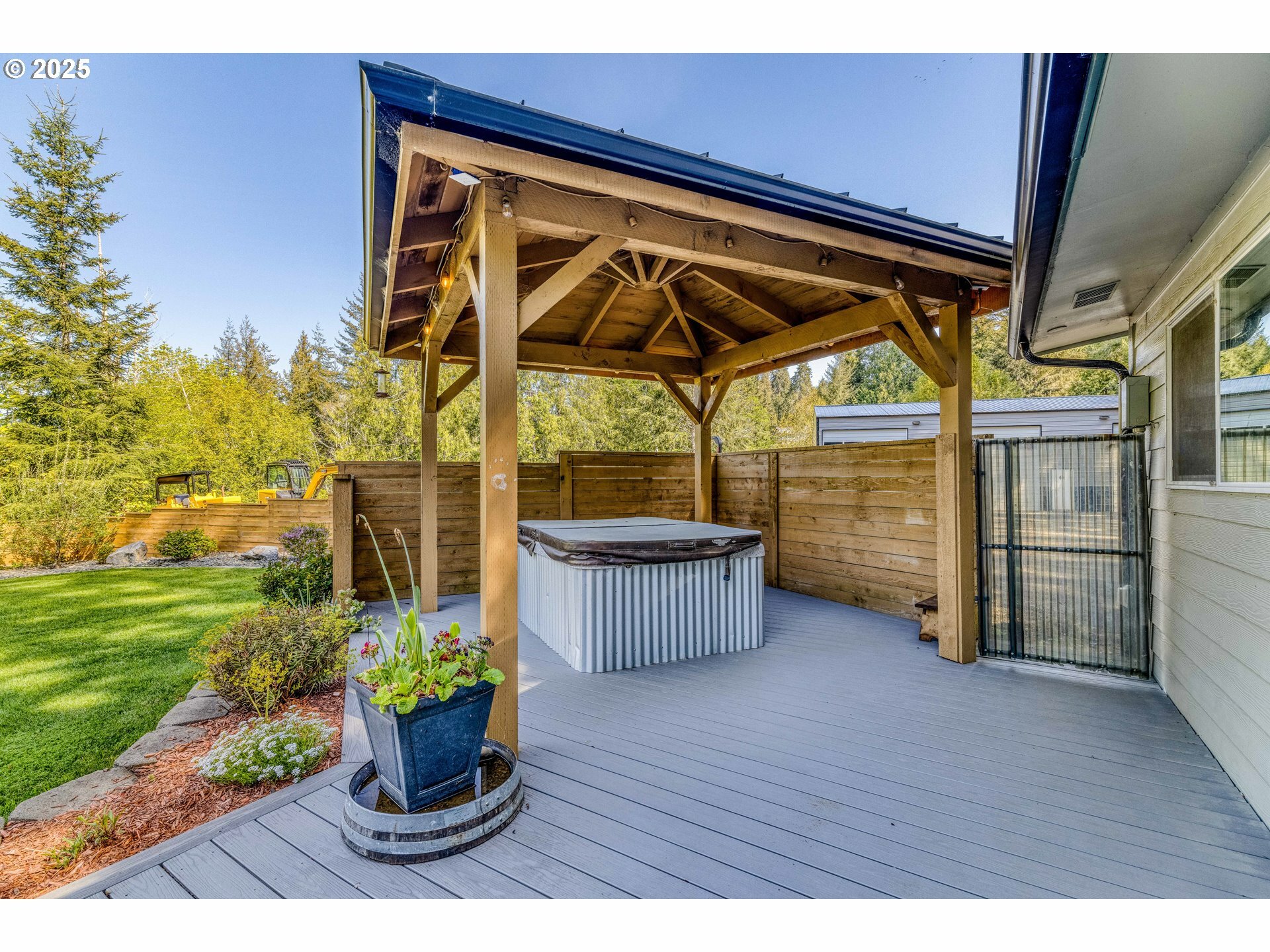Property Photo: 94531 Shelley Ln OR 97423