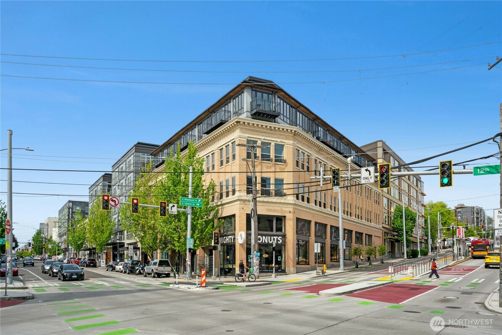 Property Photo: 1408 12th Avenue 312 WA 98122
