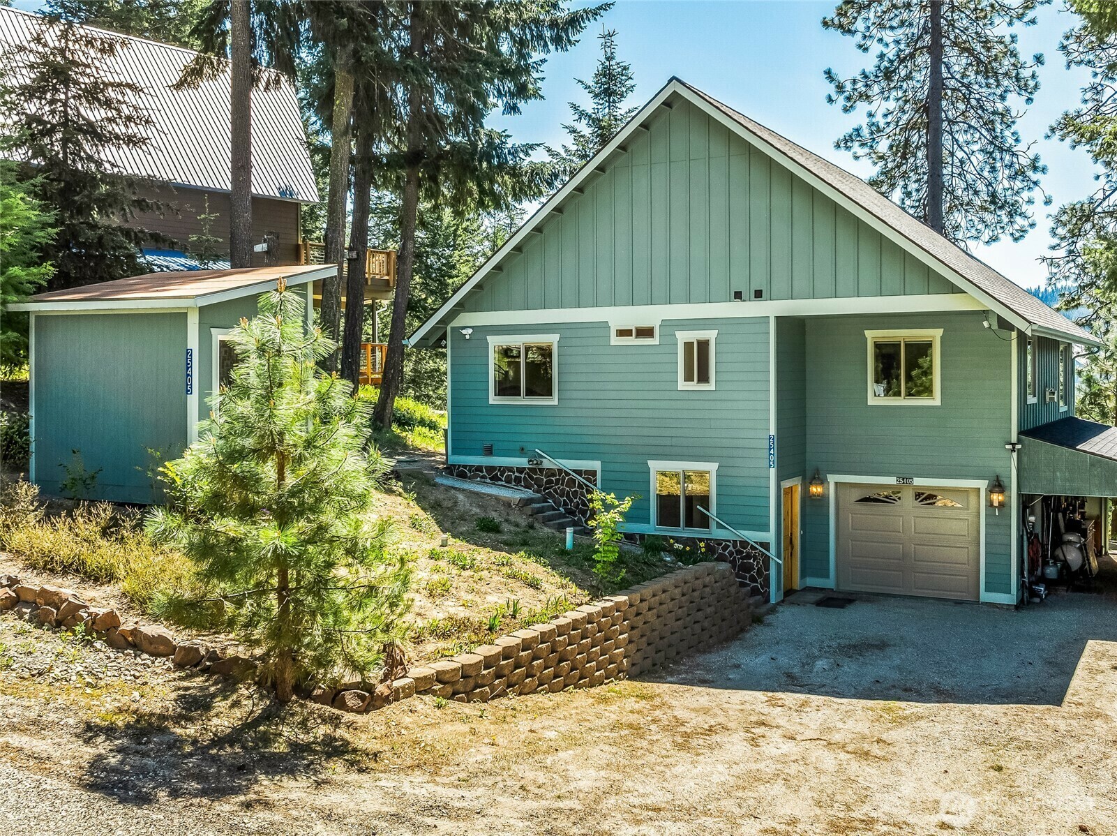 Property Photo: 25405 Riata Street WA 98826
