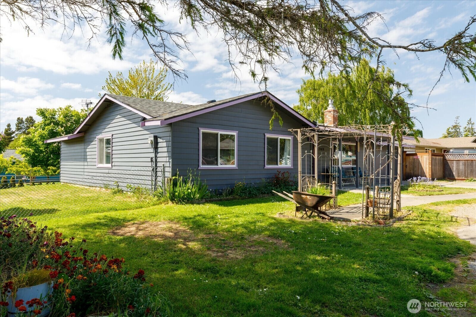 Property Photo: 949 SW London Terrace WA 98277