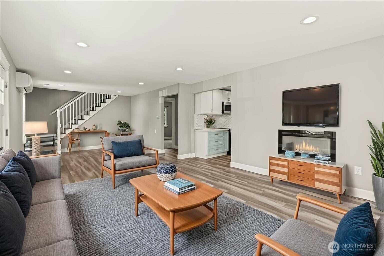Property Photo:  821  15th Street  WA 98337 
