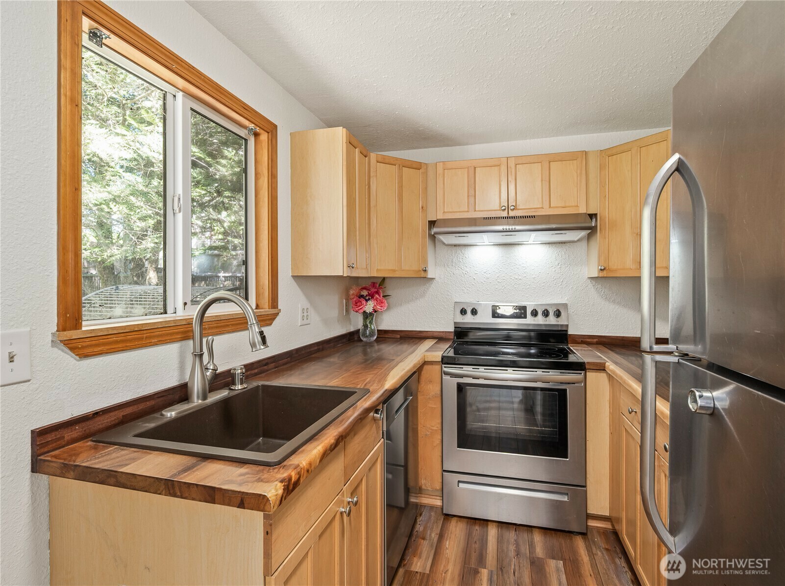 Property Photo: 16104 355th Drive SE WA 98294