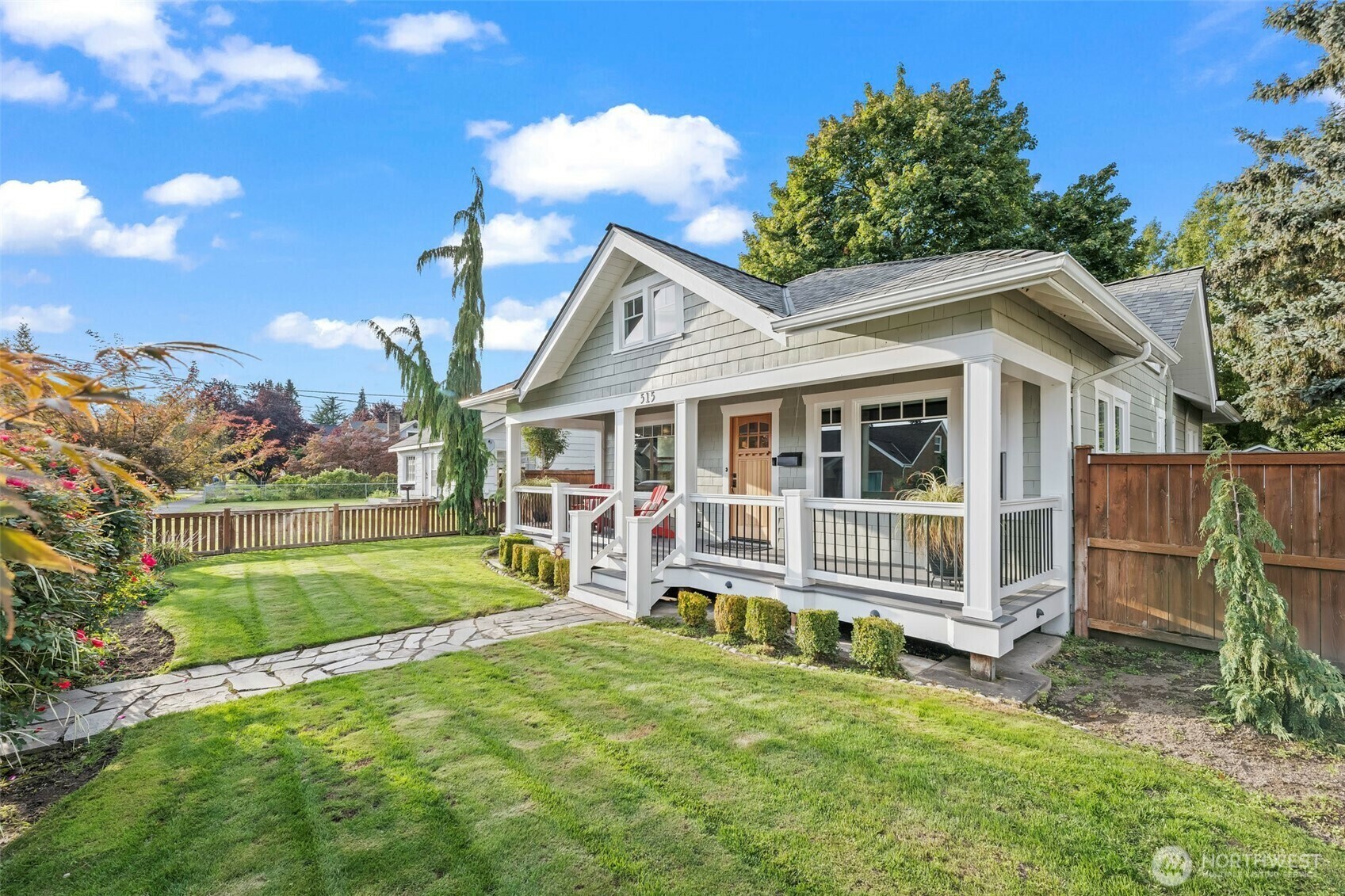 Property Photo: 515 4th Avenue SW WA 98371