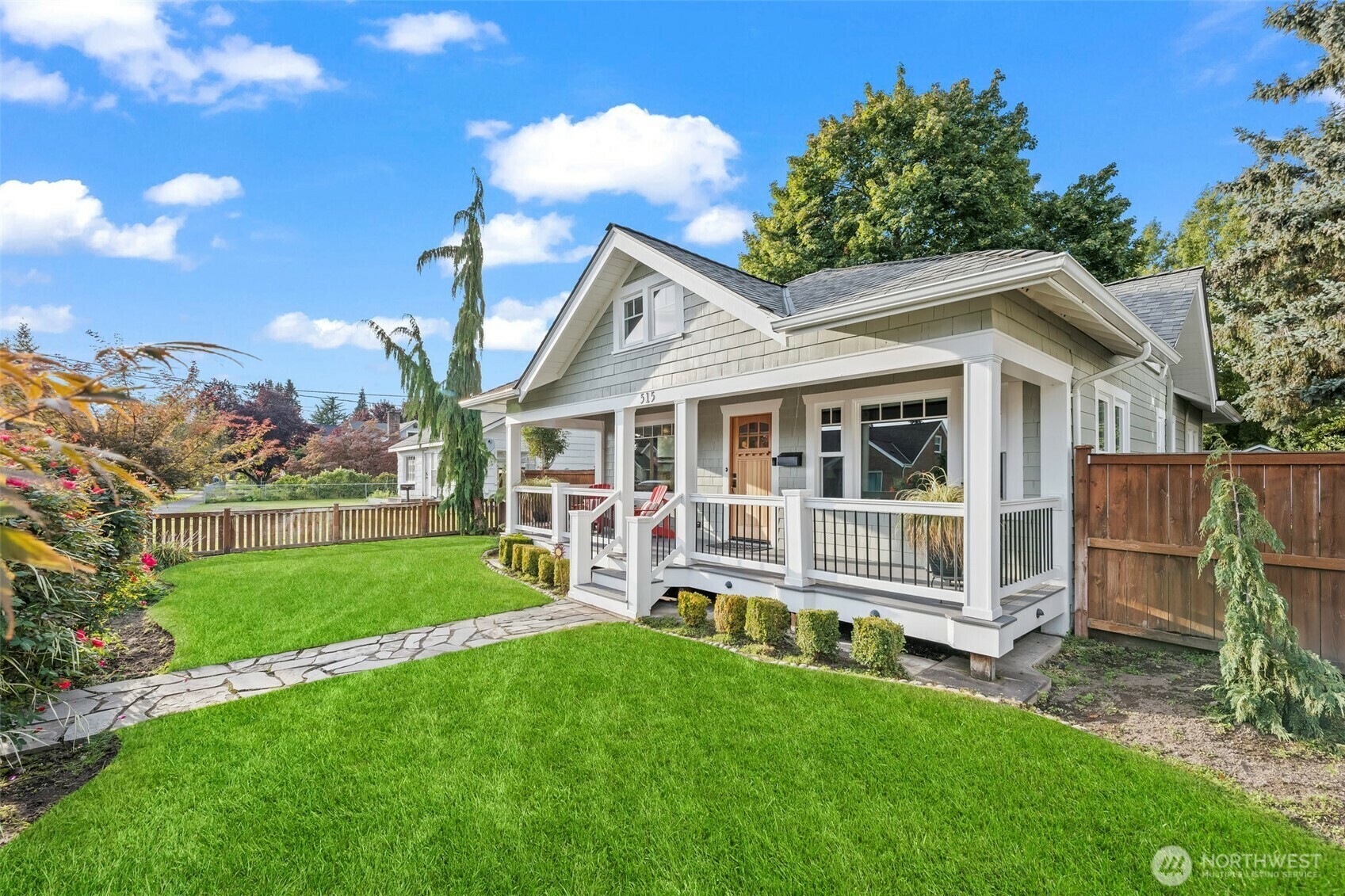 Property Photo: 515 4th Avenue SW WA 98371