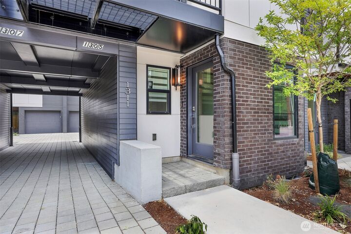 Property Photo:  1311  31st Avenue S  WA 98144 