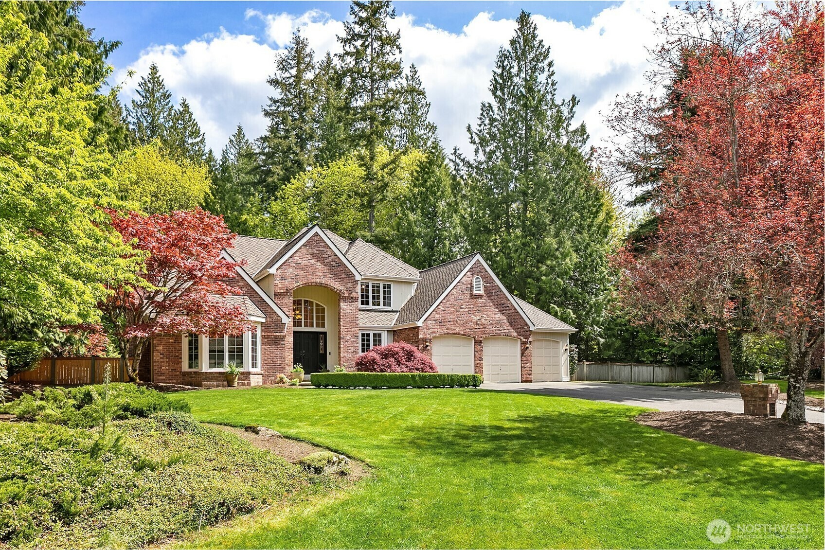 Property Photo: 26410 SE 33rd Street WA 98075