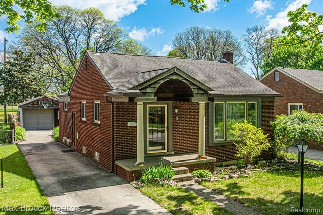 Property Photo: 1563 Cheltenham Road MI 48009