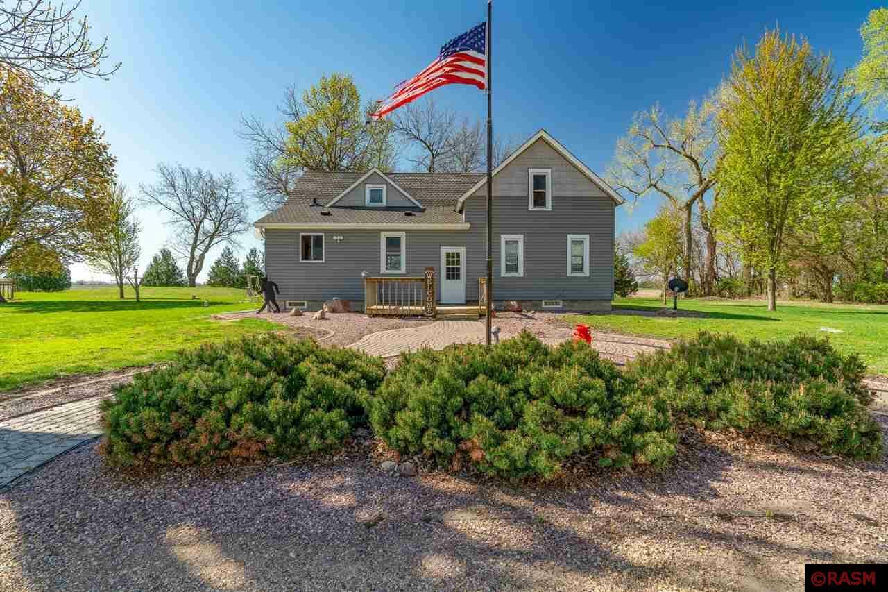 Property Photo: 55173 210th Street MN 56097
