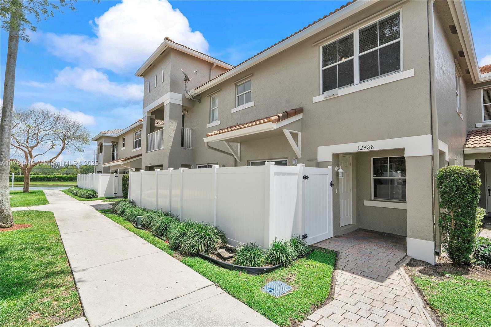 Property Photo: 12488 SW 54th St FL 33027