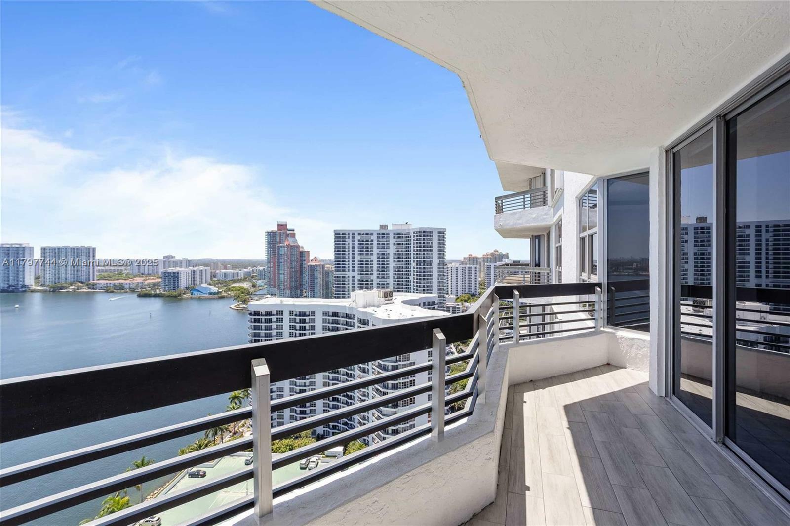 Property Photo: 19101 NE 36th Ct 2704 FL 33180