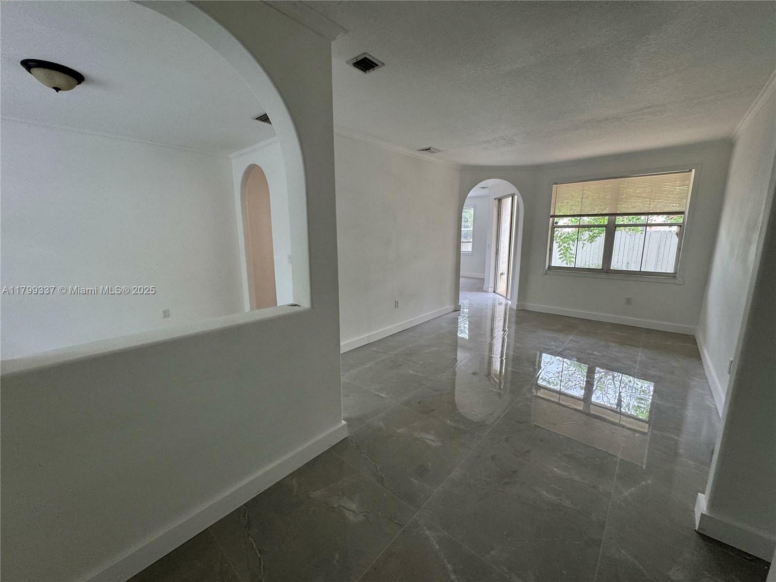 Property Photo: 16904 SW 35th St FL 33027