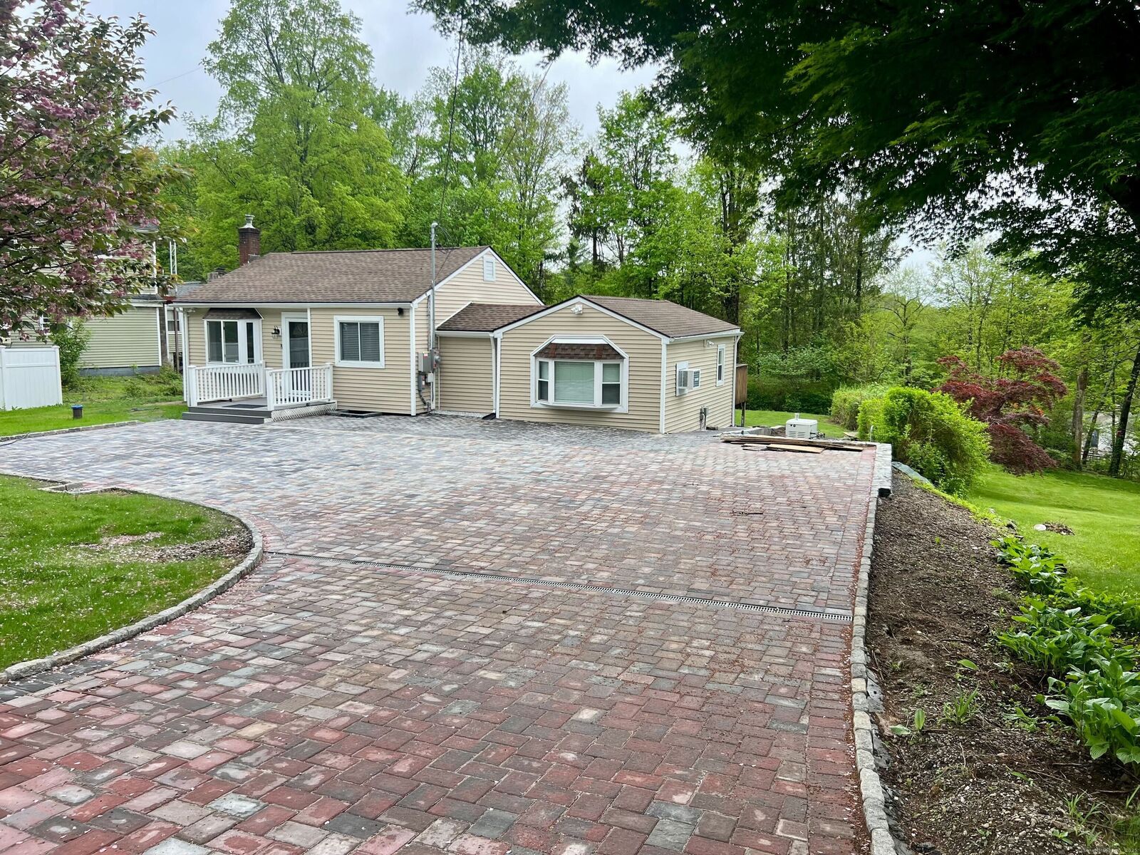 Property Photo:  16 Albion Road  CT 06812 